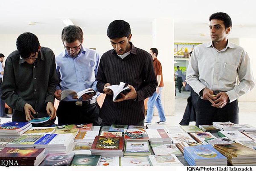 برپایی نمایشگاه کتاب علوم قرآنی در گتوند گشایش یافت