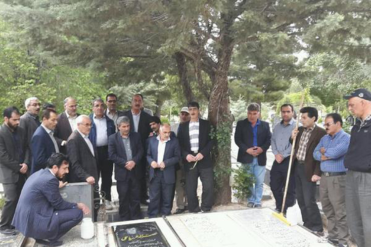 ادای احترام جمعی&zwnj;از رزمندگان الیگودرز به شهدای عملیات حاج&zwnj;عمران
