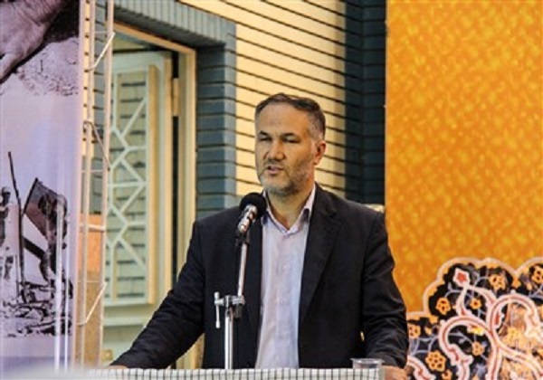 حجت الاسلام حسنی، نماد شجاعت و ایستادگی است