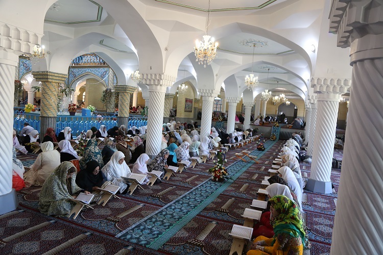 برگزاری مراسم جزء&zwnj;خوانی قرآن در مسجد جامع سنندج