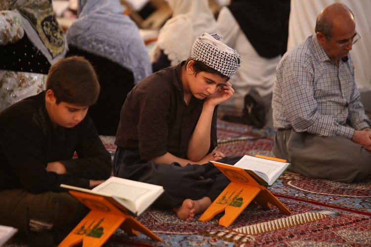 برگزاری مراسم جزء&zwnj;خوانی قرآن در مسجد جامع سنندج