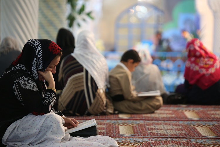 برگزاری مراسم جزء&zwnj;خوانی قرآن در مسجد جامع سنندج