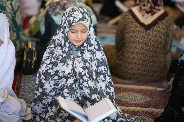 برگزاری مراسم جزء&zwnj;خوانی قرآن در مسجد جامع سنندج