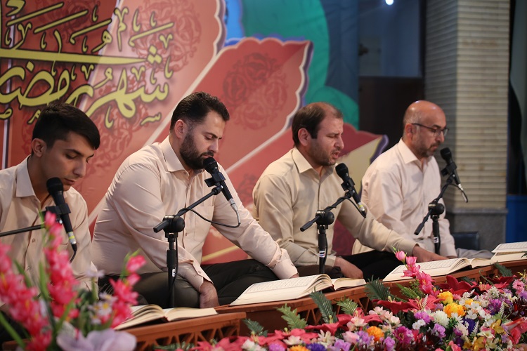 برگزاری مراسم جزء&zwnj;خوانی قرآن در مسجد جامع سنندج