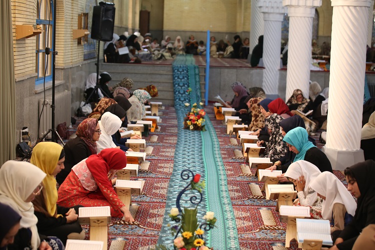 برگزاری مراسم جزء&zwnj;خوانی قرآن در مسجد جامع سنندج
