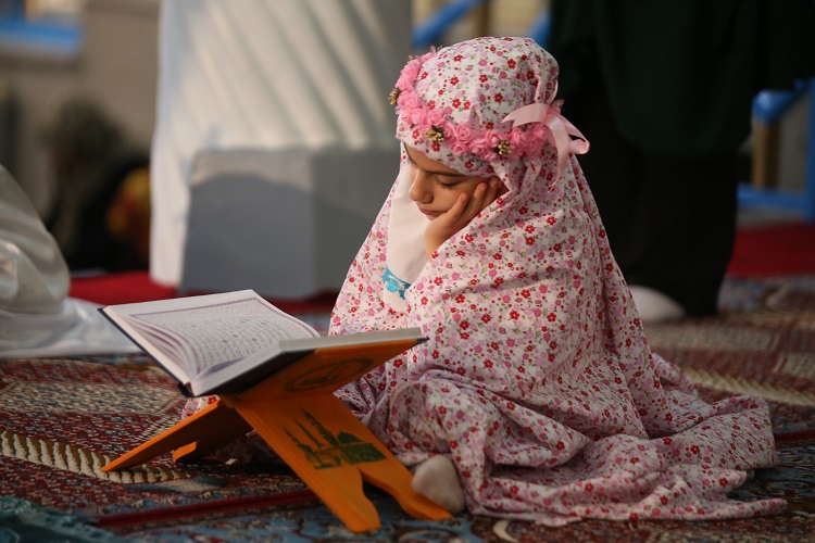 برگزاری مراسم جزء&zwnj;خوانی قرآن در مسجد جامع سنندج