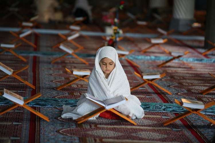 برگزاری مراسم جزء&zwnj;خوانی قرآن در مسجد جامع سنندج