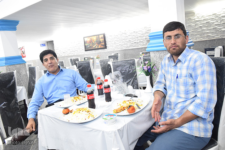 گزارش تصویری ضیافت افطاری جامعه معلولان خرم&lrm;آباد