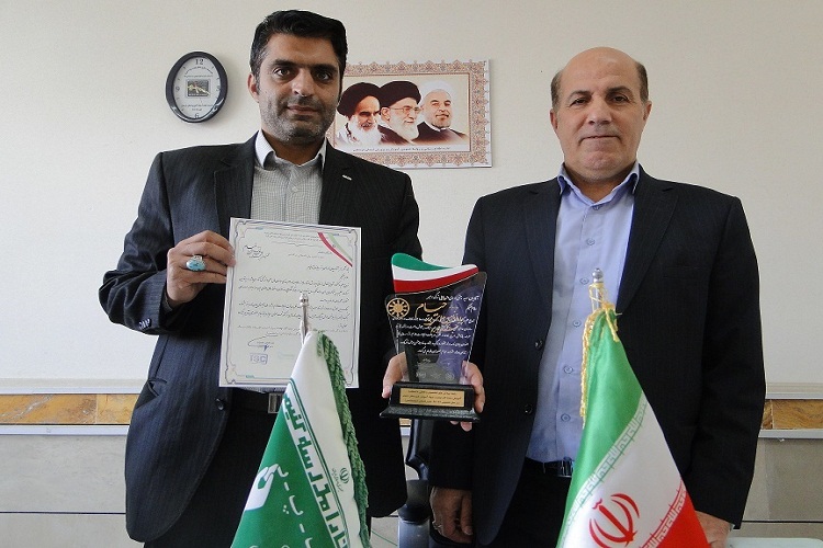 دریافت تندیس ویژه پایاننامه برتر جشنواره کشوری خیام توسط لرستان دریافت تندیس ویژه پایاننامه برتر جشنواره کشوری خیام توسط لرستان
