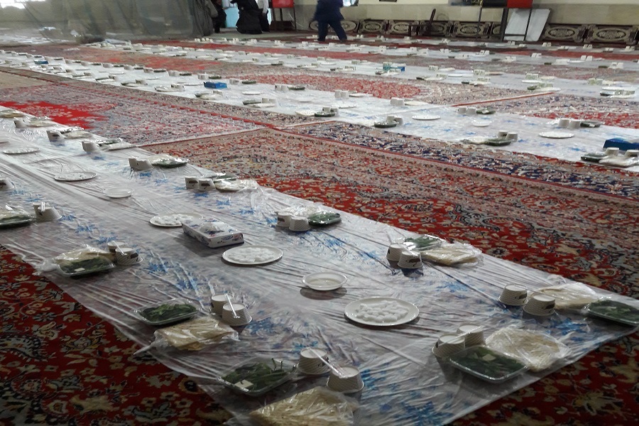 برپایی سفره افطاری 1200 نفری در آبگرم