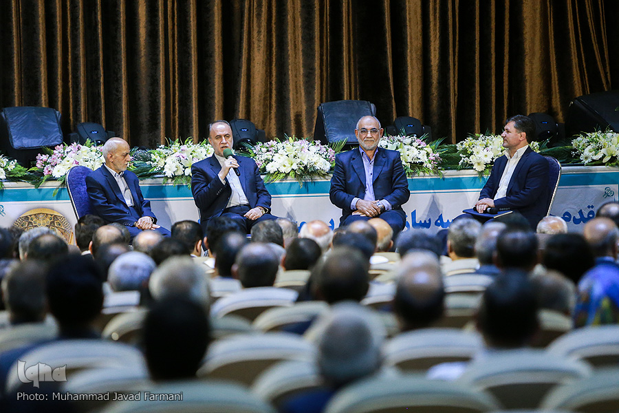 گردهمایی خیران در بیستمین سال تاسیس جامعه خیرین مدرسهساز گردهمایی خیران در بیستمین سال تاسیس جامعه خیرین مدرسهساز