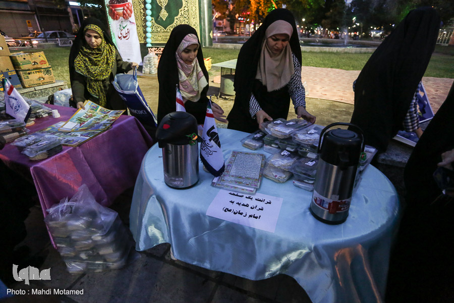 برگزاری افطاری ساده در میدان آزادی قزوین به همت ایکنا