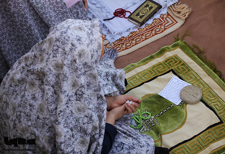 برپایی نماز عید سعید فطر در مصلی همدان