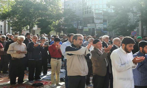 گزارش تصویری اقامه نماز عید سعید فطر در لرستان