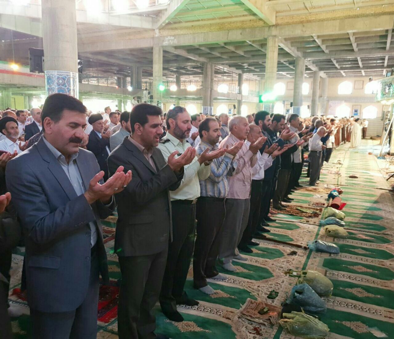 گزارش تصویری اقامه نماز عید سعید فطر در لرستان