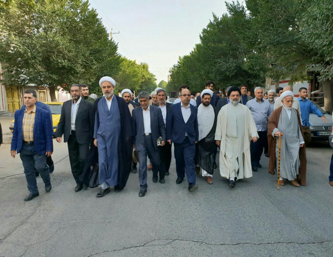 گزارش تصویری اقامه نماز عید سعید فطر در لرستان