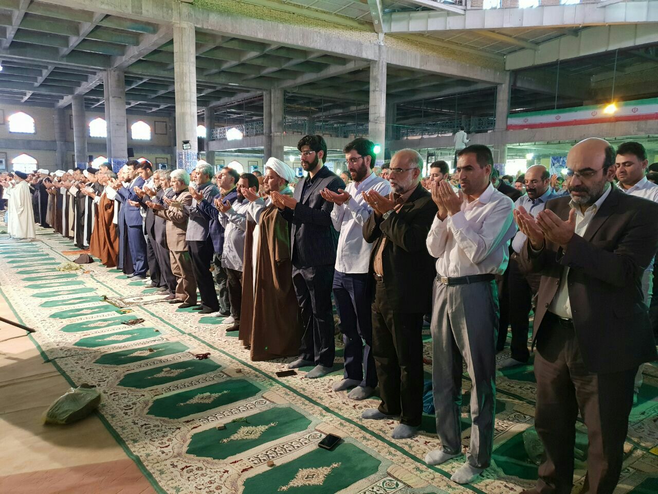 گزارش تصویری اقامه نماز عید سعید فطر در لرستان