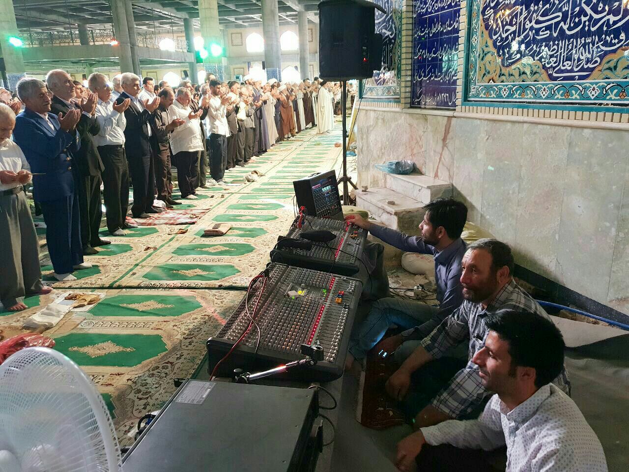 گزارش تصویری اقامه نماز عید سعید فطر در لرستان
