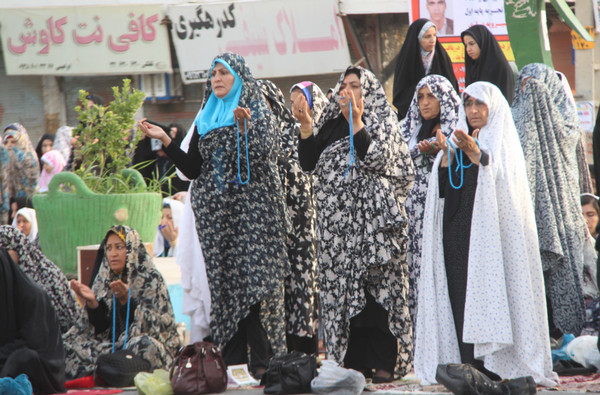 گزارش تصویری اقامه نماز عید فطر در کوهدشت