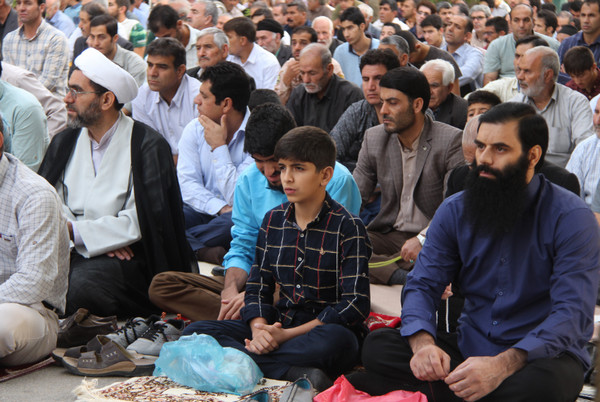 گزارش تصویری اقامه نماز عید فطر در کوهدشت