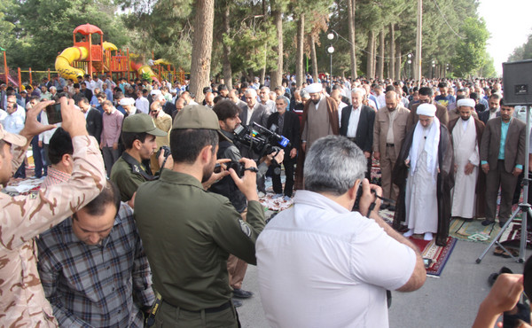 گزارش تصویری اقامه نماز عید فطر در کوهدشت
