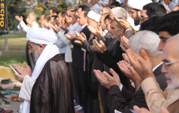 گزارش تصویری اقامه نماز عید فطر در کوهدشت