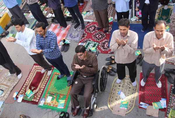 گزارش تصویری اقامه نماز عید فطر در کوهدشت