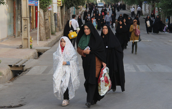 گزارش تصویری اقامه نماز عید فطر در کوهدشت
