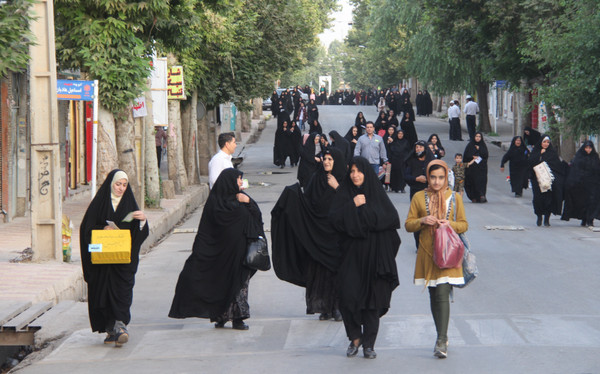 گزارش تصویری اقامه نماز عید فطر در کوهدشت