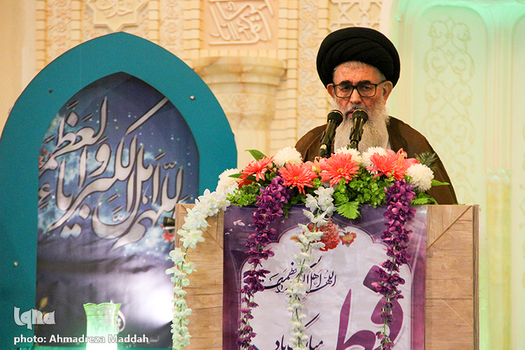 صبر و استقامت؛ از شاخصهای بندگی/ عامل پیروزی همیشگی ملت ایران، وحدت حول محور رهبری است صبر و استقامت؛ از شاخصهای بندگی/ عامل پیروزی همیشگی ملت ایران، وحدت حول محور رهبری است