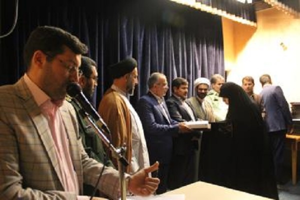 خادمان قرآنی فردو تجلیل شدند