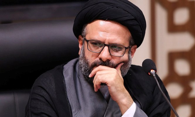 ظهور با عمل به قرآن نزدیک می شود نه حرف و شعار ظهور با عمل به قرآن نزدیک می شود نه حرف و شعار