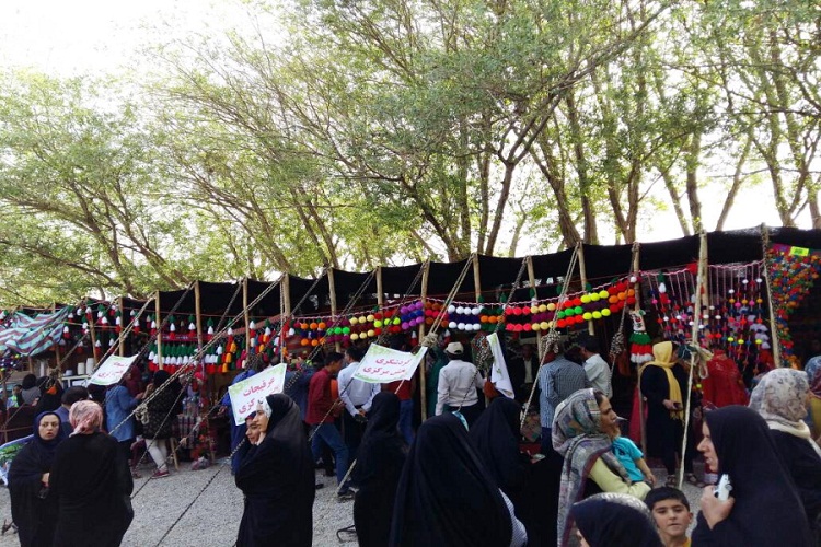۲۵ هزار گردشگر از جشنواره سنتی &laquo;تش و پاتیل&raquo; قدمگاه امام رضا(ع) بازدید کردند