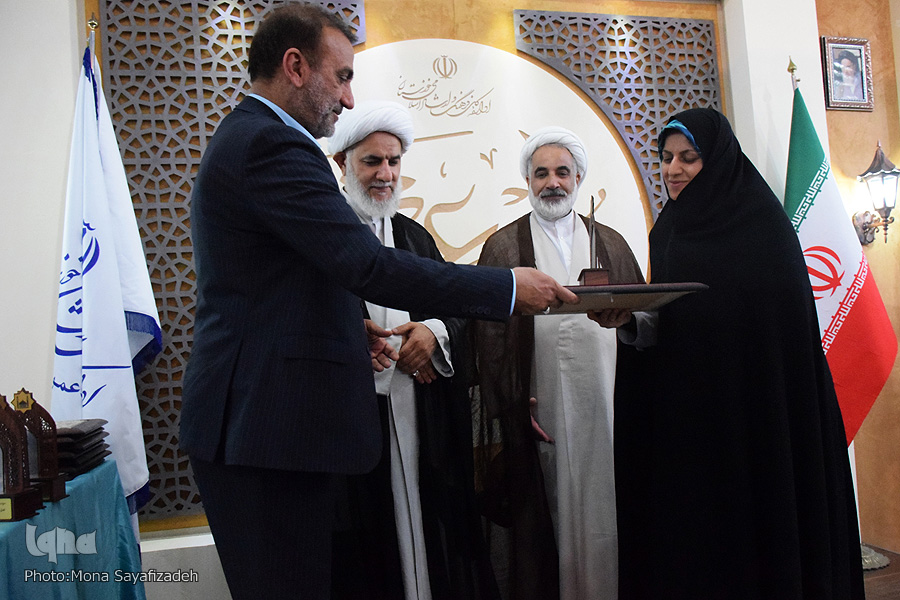نخبگان قرآنی مؤسسه اهل بیت(ع) اهواز تجلیل شدند