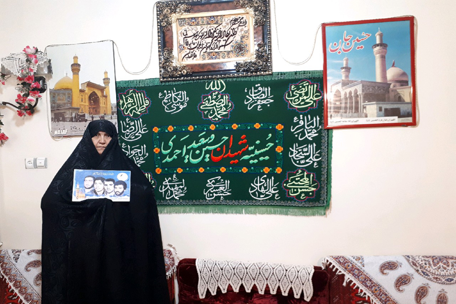 محافل خانگی بستری برای ترویج قرآن/ منزل بانوی قزوینی 4 شهید داده، میزبان بانوان قرآنی است محافل خانگی بستری برای ترویج قرآن/ منزل بانوی قزوینی 4 شهید داده، میزبان بانوان قرآنی است