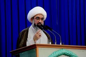 قرآن برای برون رفت جامعه از ظلمت اخلاقی، مدیریتی و خانوادگیست/رفتار ضد قرآنی کفار در صدر اسلام