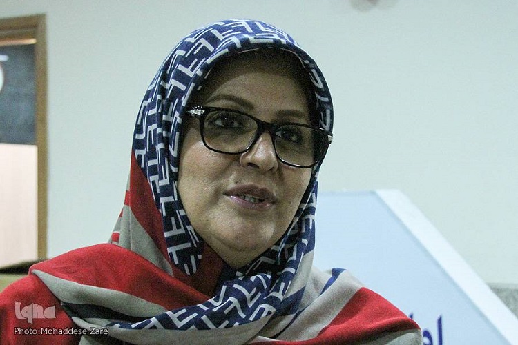 &laquo;خانه فرشتگانی&raquo; که آثار هنری قرآنی می&zwnj;فروشد/ مکانی برای عرضه آثار نداریم