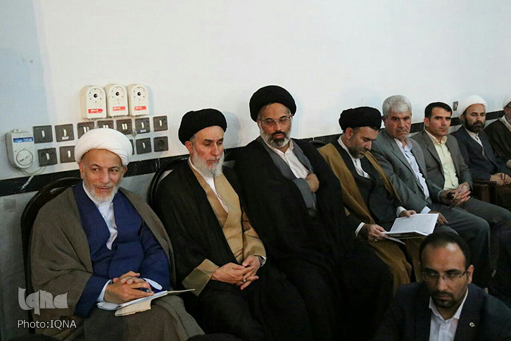 گزارش تصویری جلسه تفسیر قرآن مسجد بعثت خرمآباد گزارش تصویری جلسه تفسیر قرآن مسجد بعثت خرمآباد