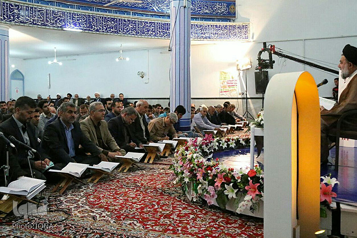 گزارش تصویری جلسه تفسیر قرآن مسجد بعثت خرمآباد گزارش تصویری جلسه تفسیر قرآن مسجد بعثت خرمآباد
