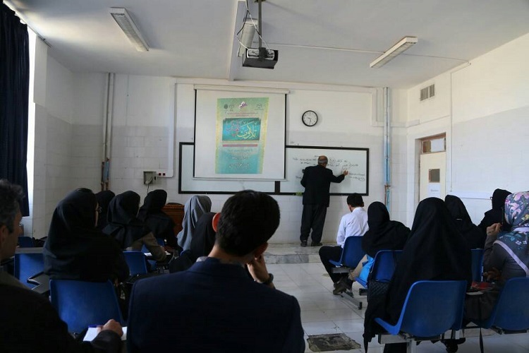 گزارش تصویری برگزاری کرسی تلاوت و تدبر در دانشگاه پیام نور سنندج