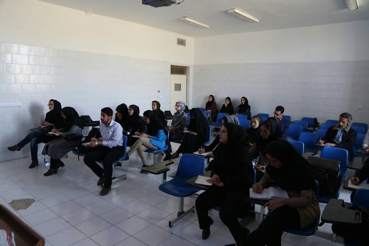گزارش تصویری برگزاری کرسی تلاوت و تدبر در دانشگاه پیام نور سنندج