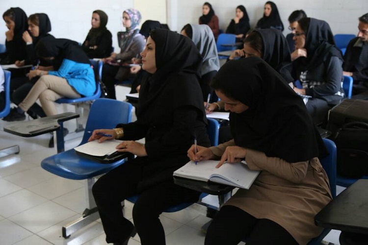 گزارش تصویری برگزاری کرسی تلاوت و تدبر در دانشگاه پیام نور سنندج