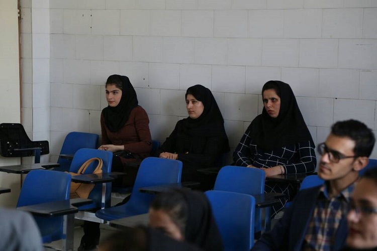 گزارش تصویری برگزاری کرسی تلاوت و تدبر در دانشگاه پیام نور سنندج