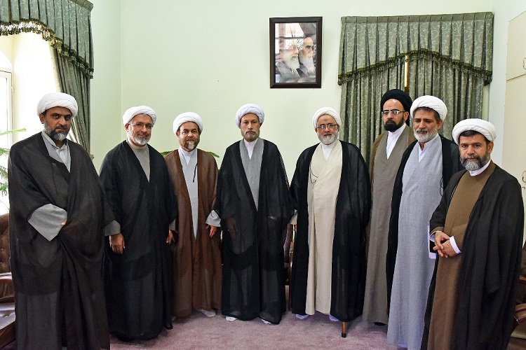 دیدار جامعه اساتید حوزه&zwnj;های علمیه فارس با آیت&zwnj;الله دژكام/ تلاش جهت اجرایی كردن مسائل راهبردی این مراكز