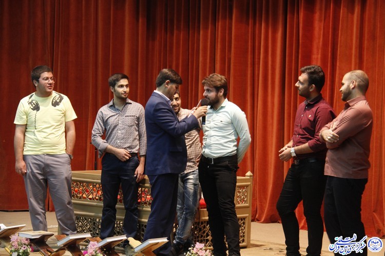 برگزاری محفل انس با قرآن در دانشگاه شهرکرد برگزاری محفل انس با قرآن در دانشگاه شهرکرد