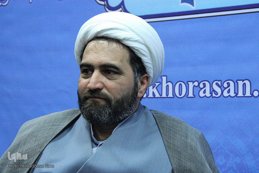 انگیزه کار قرآنی در نمایشگاه قرآن مشهد ضعیف است/ توزیع بن خرید کتاب و محصولات قرآنی
