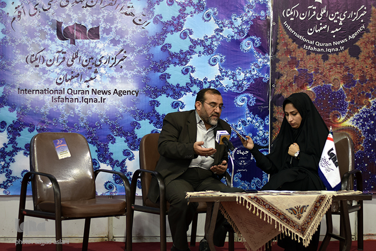 شب سوم نمایشگاه قرآن