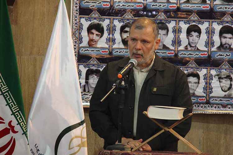 شهدا نماد پهلوانی و ایثار هستند