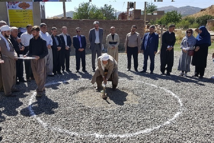 کلنگ&zwnj;زنی مدرسه سه کلاسه خیرساز روستای خاو مریوان