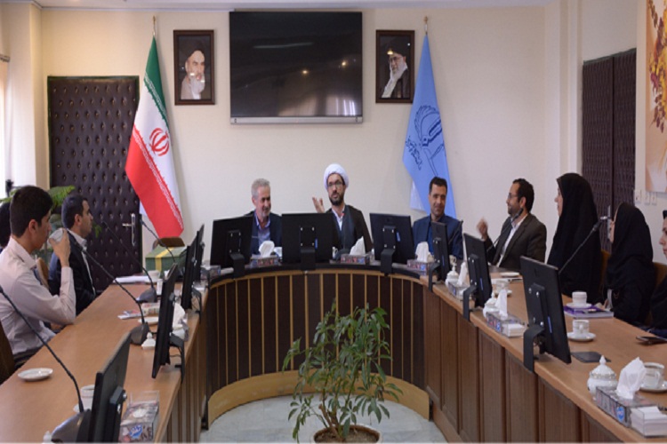 معارف قرآنی در قالب هنر و رسانه بیان شود